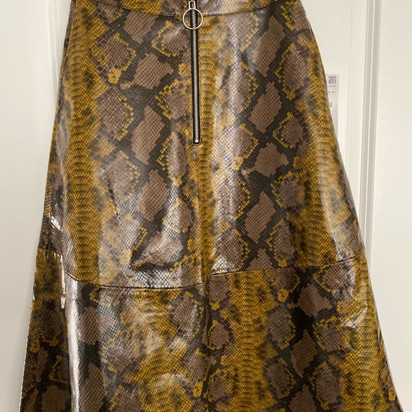 Zara Aline knee length zip front snakeskin skirt - Picture 6 of 6